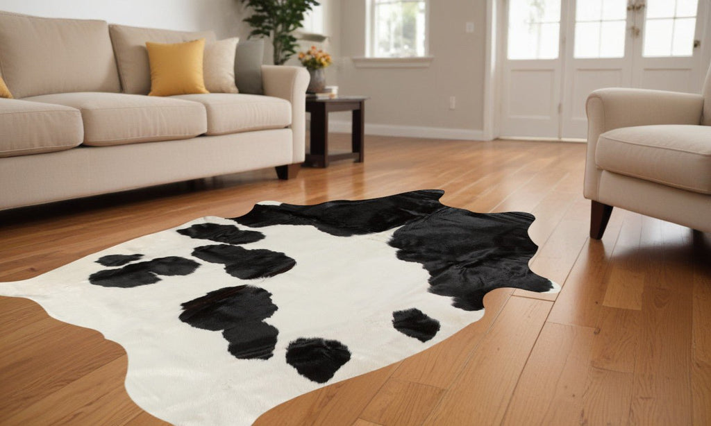 Cowhide Rug 72" X 84" White And Black - Montana Home & Kitchen Co.