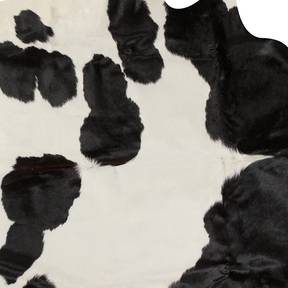 Cowhide Rug 72" X 84" White And Black - Montana Home & Kitchen Co.